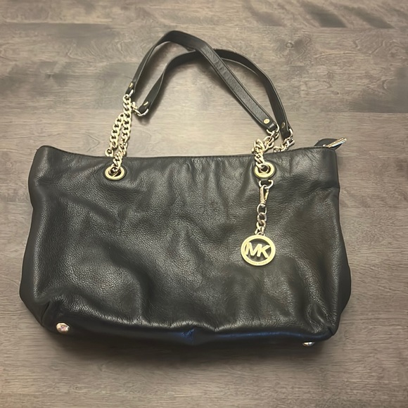 Black Leather Michael Kors purse - Picture 1 of 6